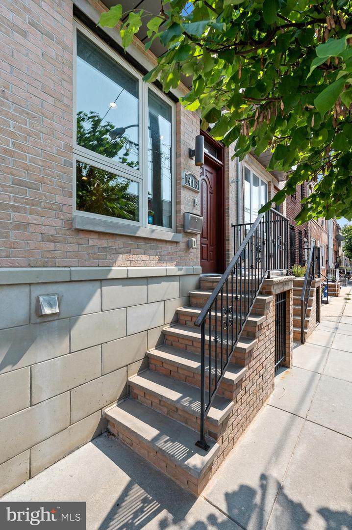 1413 Chadwick Street - Photo 1