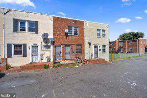 1656 F Street - Photo 1