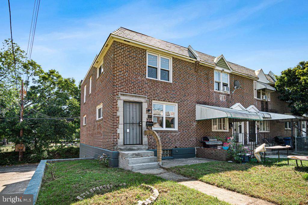 301 W 21ST Street - Photo 1
