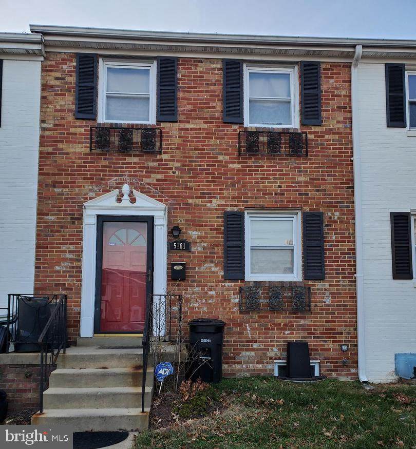 5161 Clacton Avenue - Photo 1