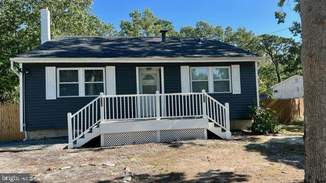 438 Spruce Avenue - Photo 1