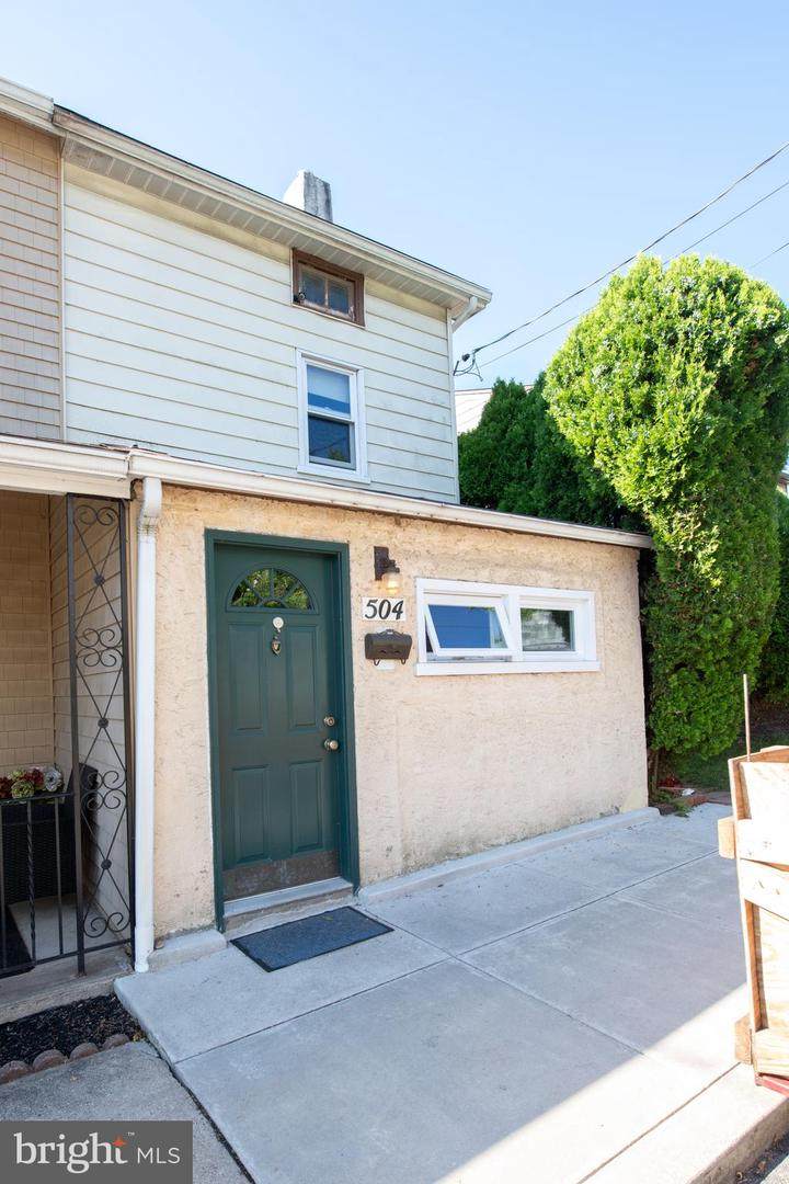 504-12 Division Street - Photo 1