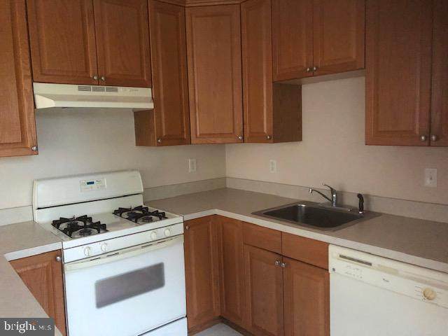 35 Kyle Way - Photo 1