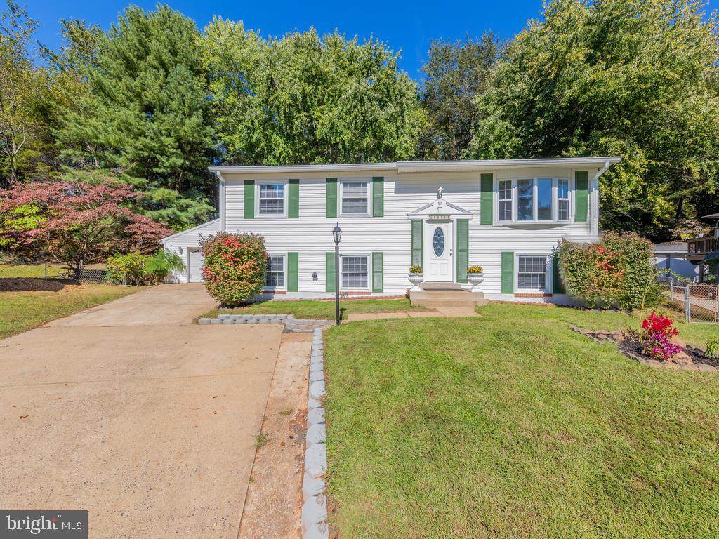 13711 Maddox Court - Photo 1