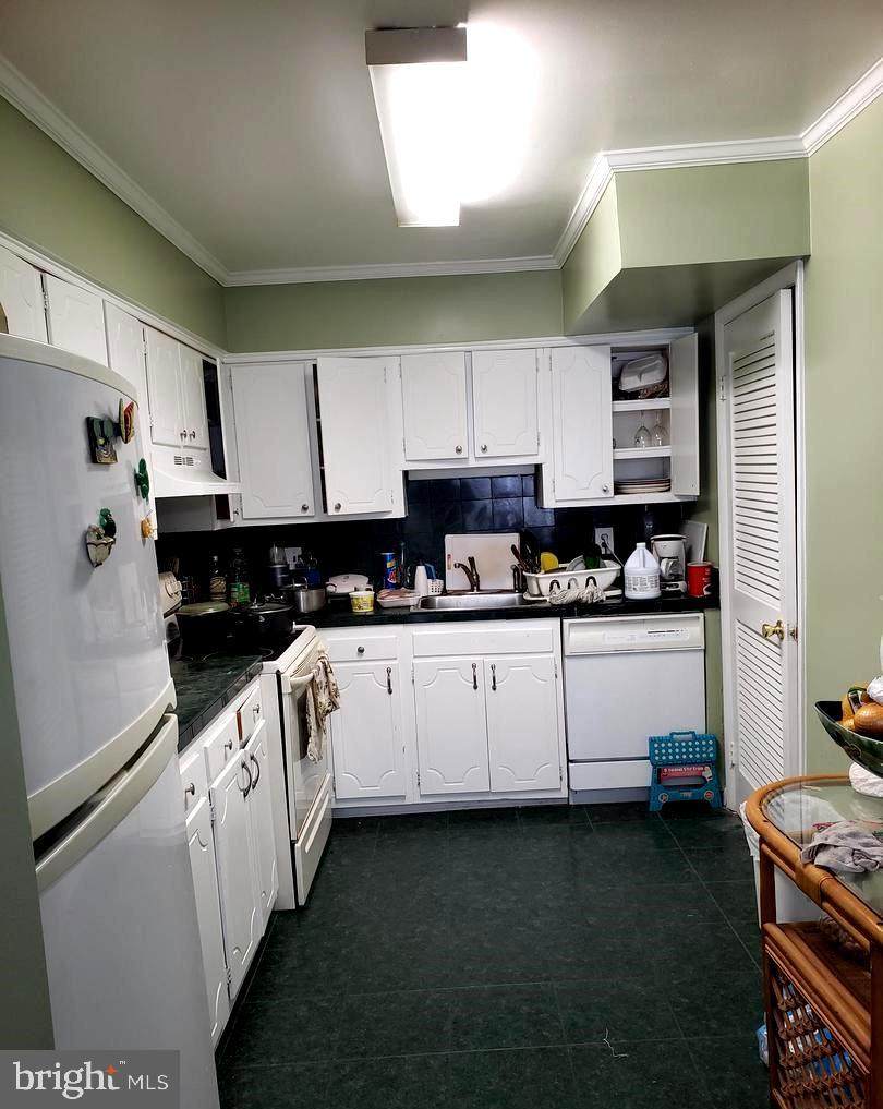 7922 Sausalito Place - Photo 1