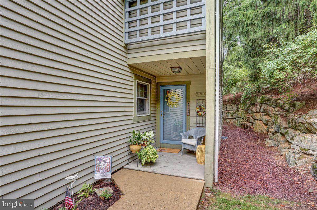 2010 Meadow Glen - Photo 1