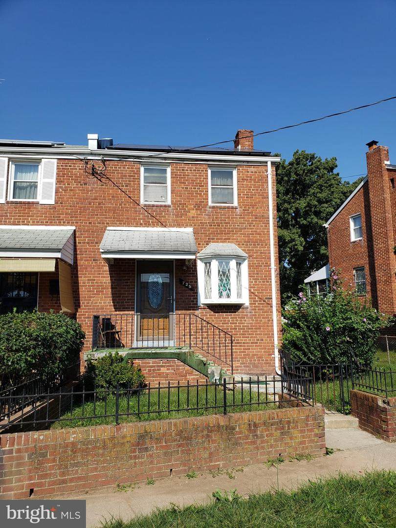 725 Chaplin Street - Photo 1