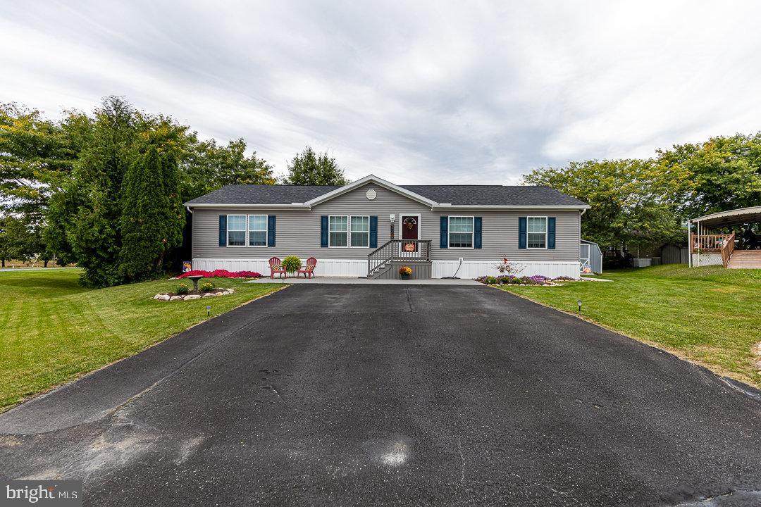 272 Waverly Court - Photo 1