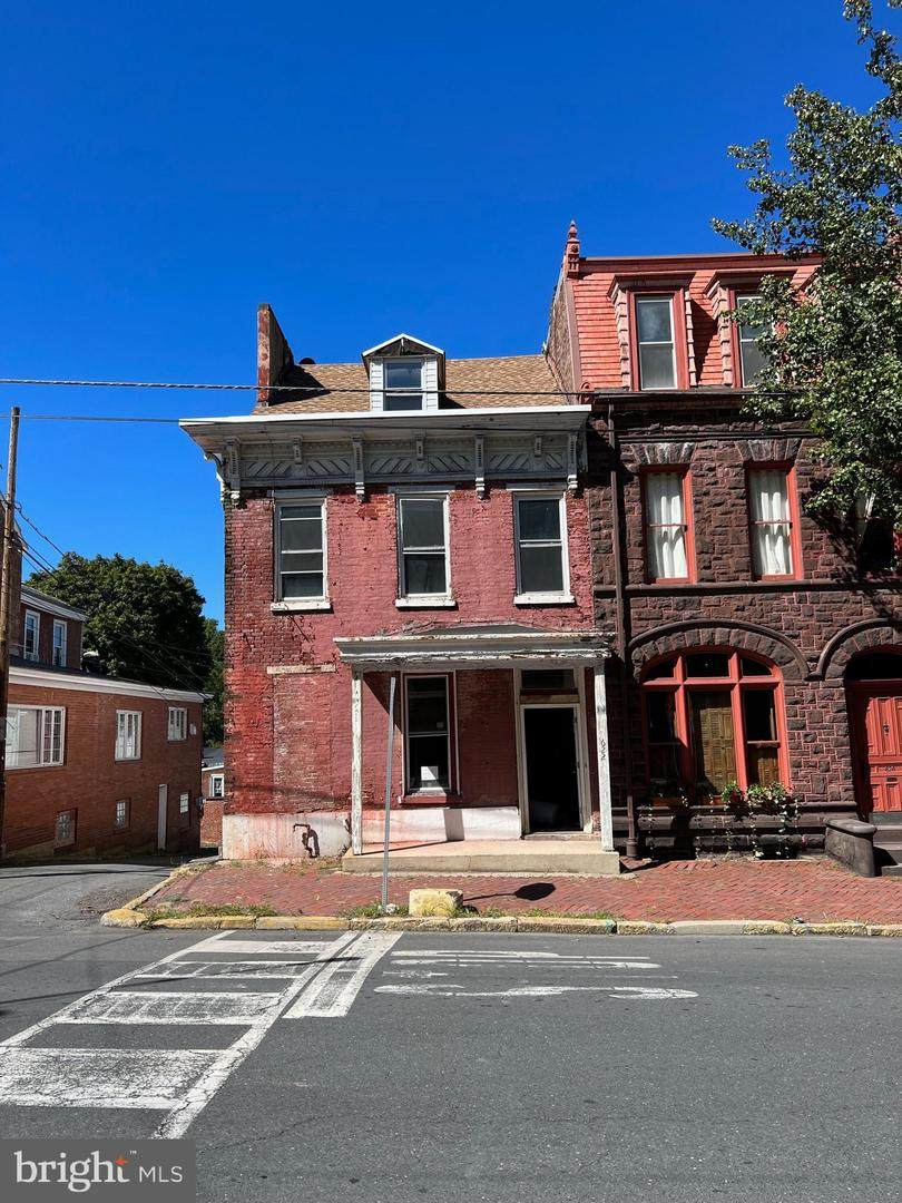 622 Mahantongo Street - Photo 1