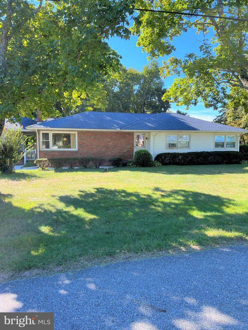 14 Woodlawn Avenue - Photo 1