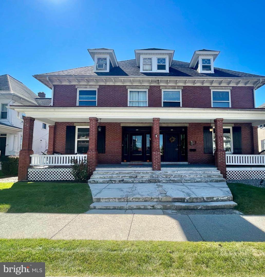 118 Cocoa Avenue - Photo 1