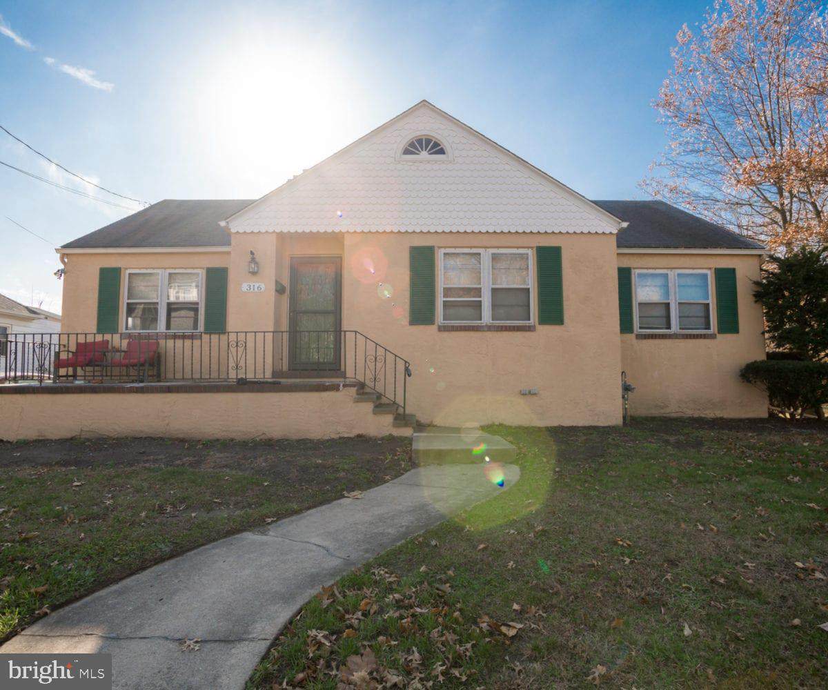 316 Victoria Avenue - Photo 1