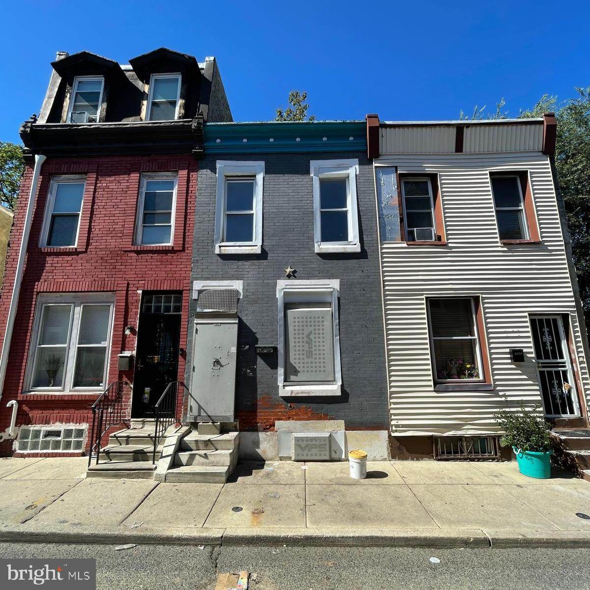 2740 Darien Street - Photo 1