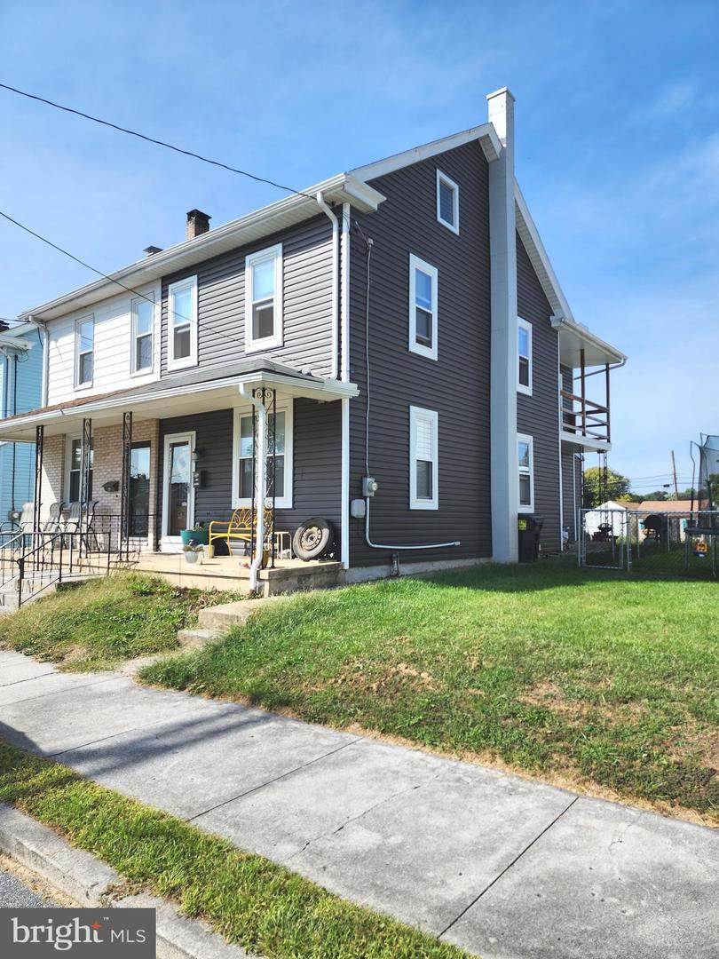 605 Hill Street - Photo 1