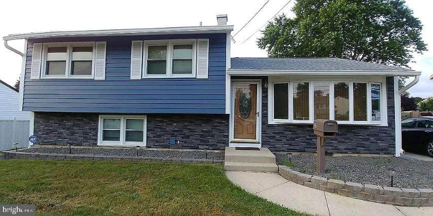 225 Syracuse Avenue - Photo 1