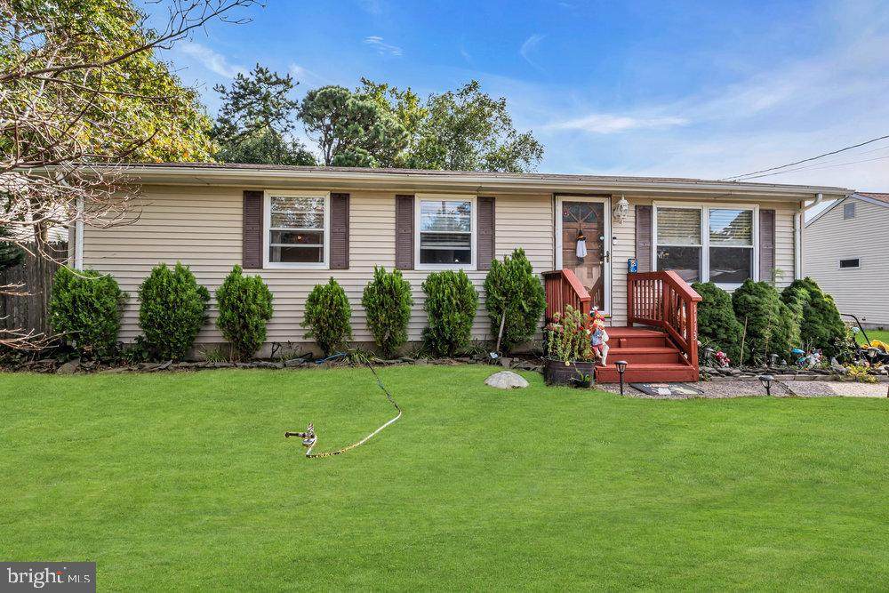 1113 Hawser Avenue - Photo 1