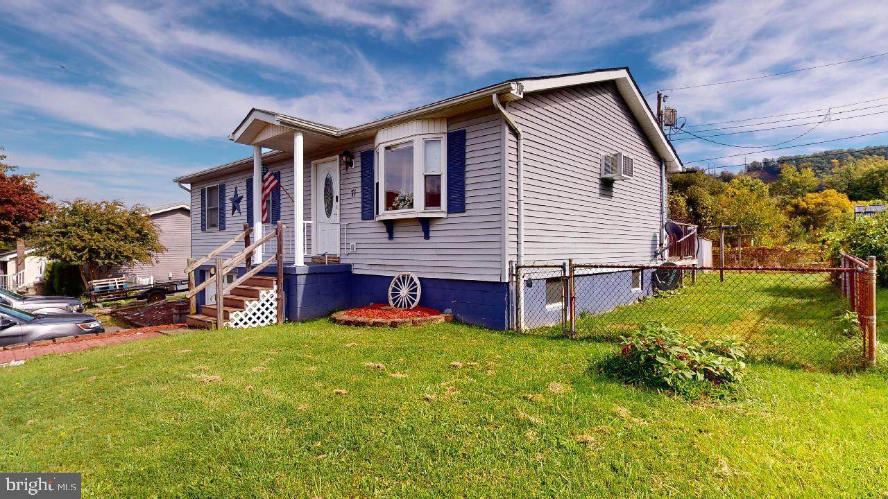 71 Robin Drive - Photo 1