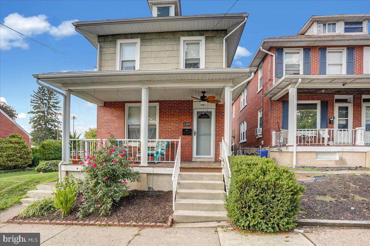 1009 Bellevue Avenue - Photo 1