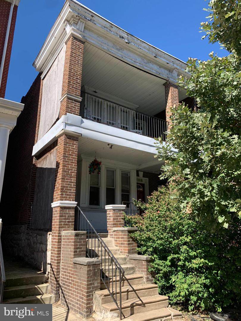 220 46TH Street - Photo 1