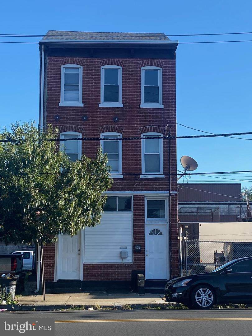 547 Perry Street - Photo 1