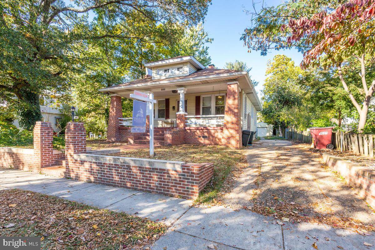 4806 Ravenswood Road - Photo 1