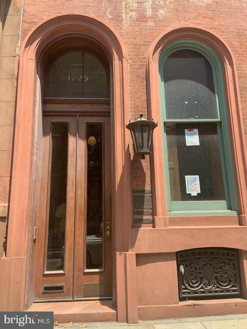 1725 Spruce Street - Photo 1