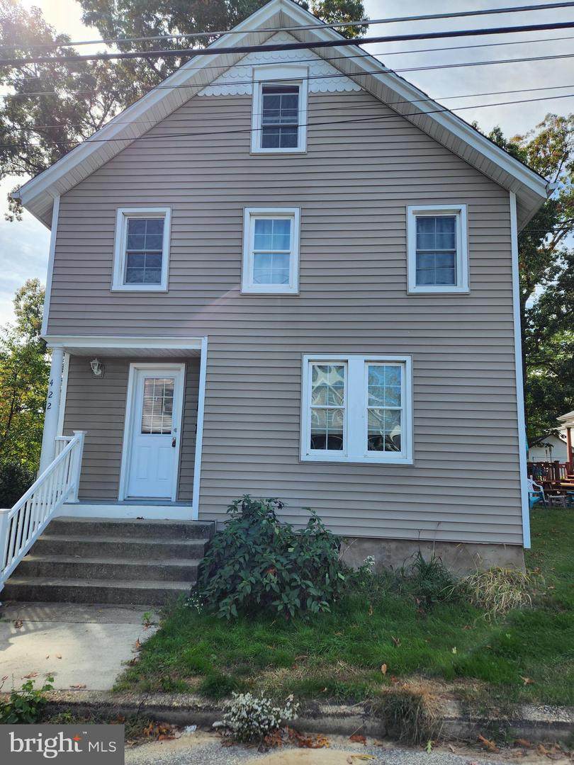 422 Wesley Avenue - Photo 1