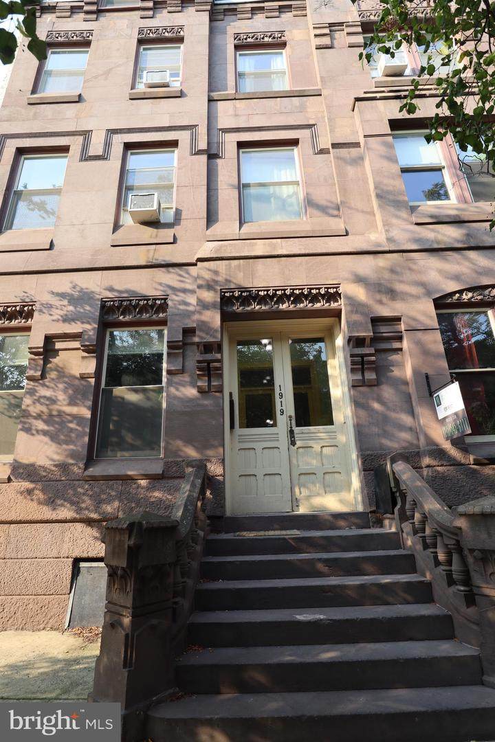 1919 Green Street - Photo 1