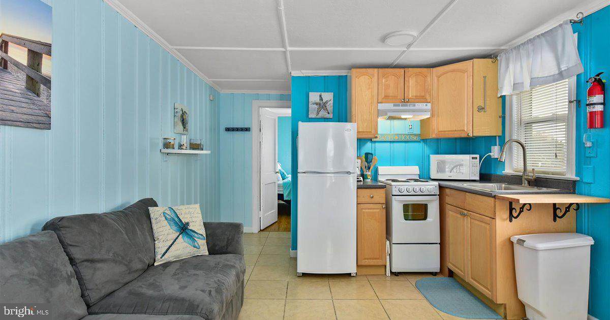 205 5TH Street - Photo 1