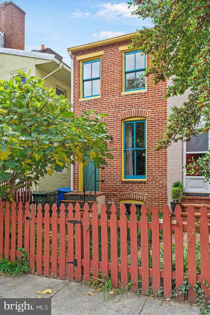 8 Arlington Avenue - Photo 1