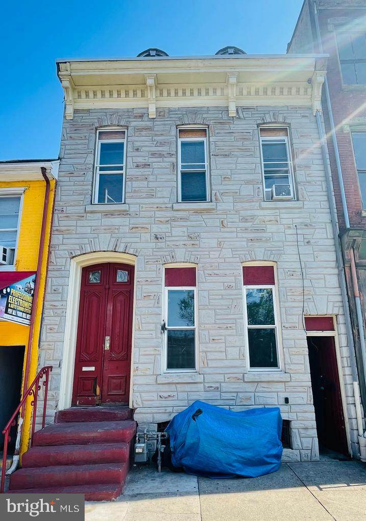 215 8TH Street - Photo 1