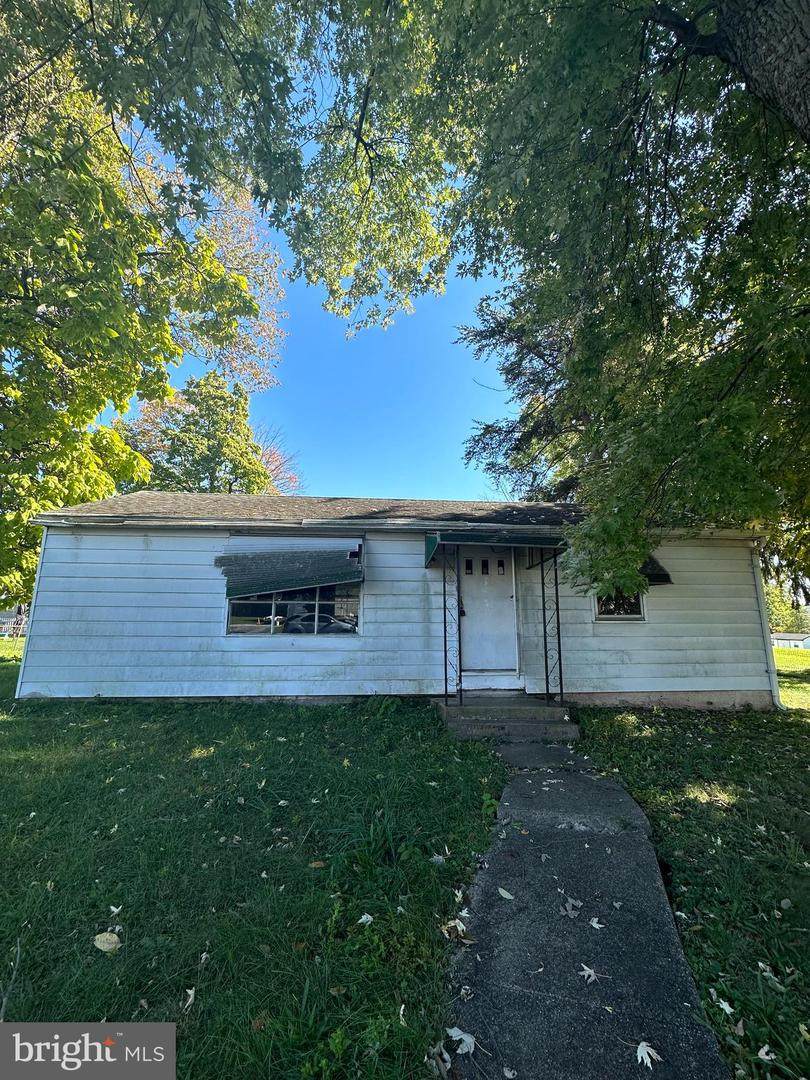 546 Lemon St - Photo 1