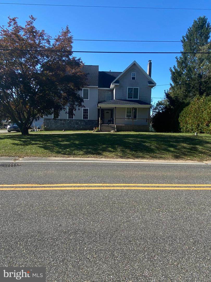 911 Columbia Avenue - Photo 1
