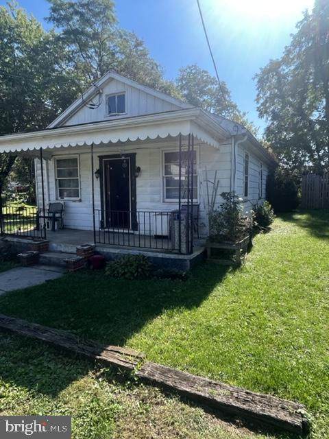 406 11TH Avenue - Photo 1