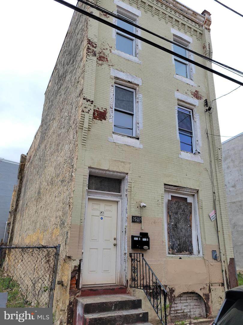 2602 Montgomery Avenue - Photo 1