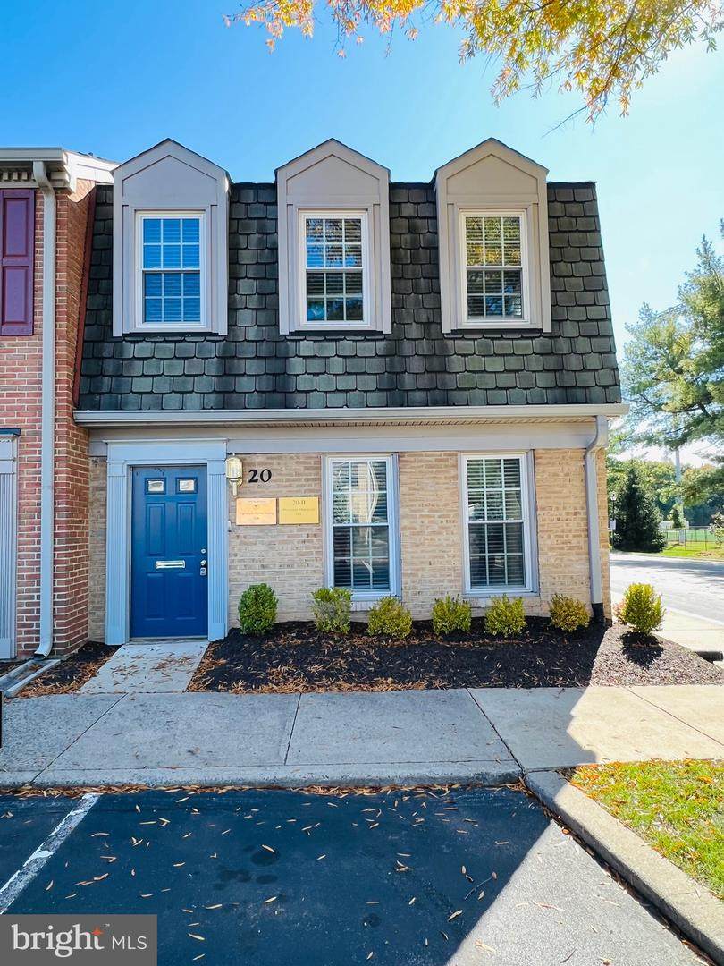 932 Hungerford - Photo 1