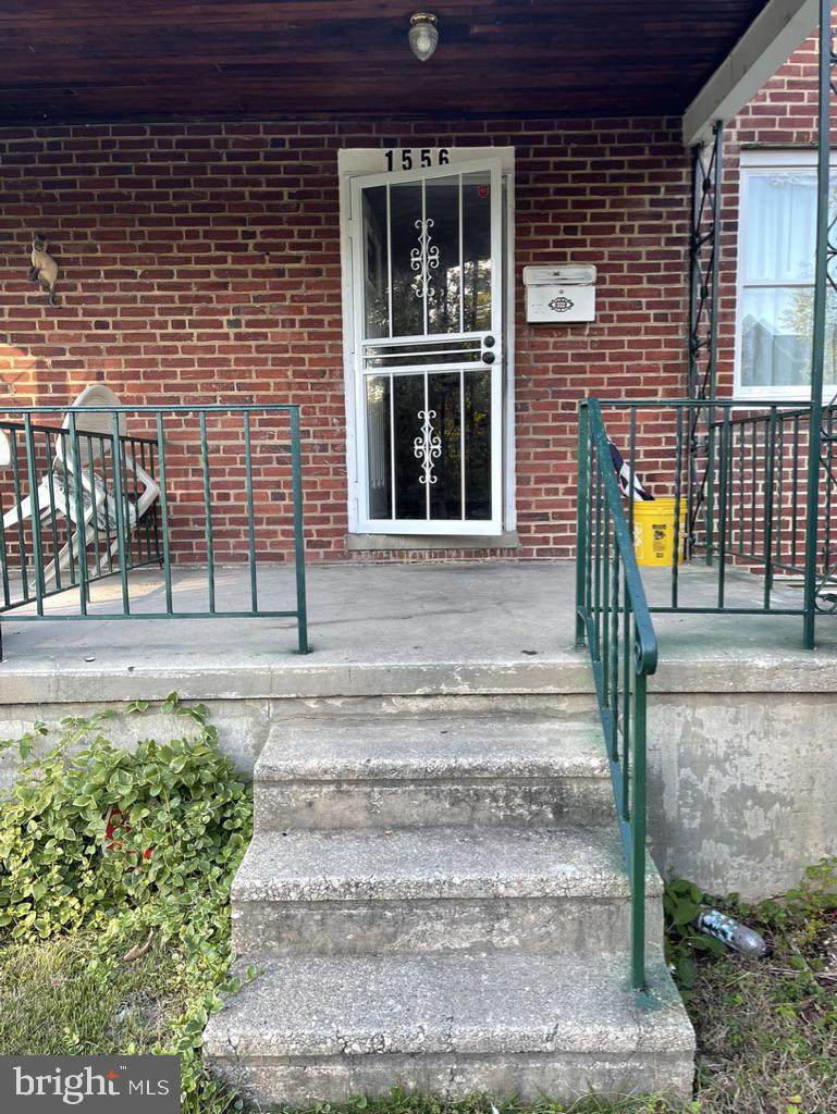 1556 Pentwood Road - Photo 1