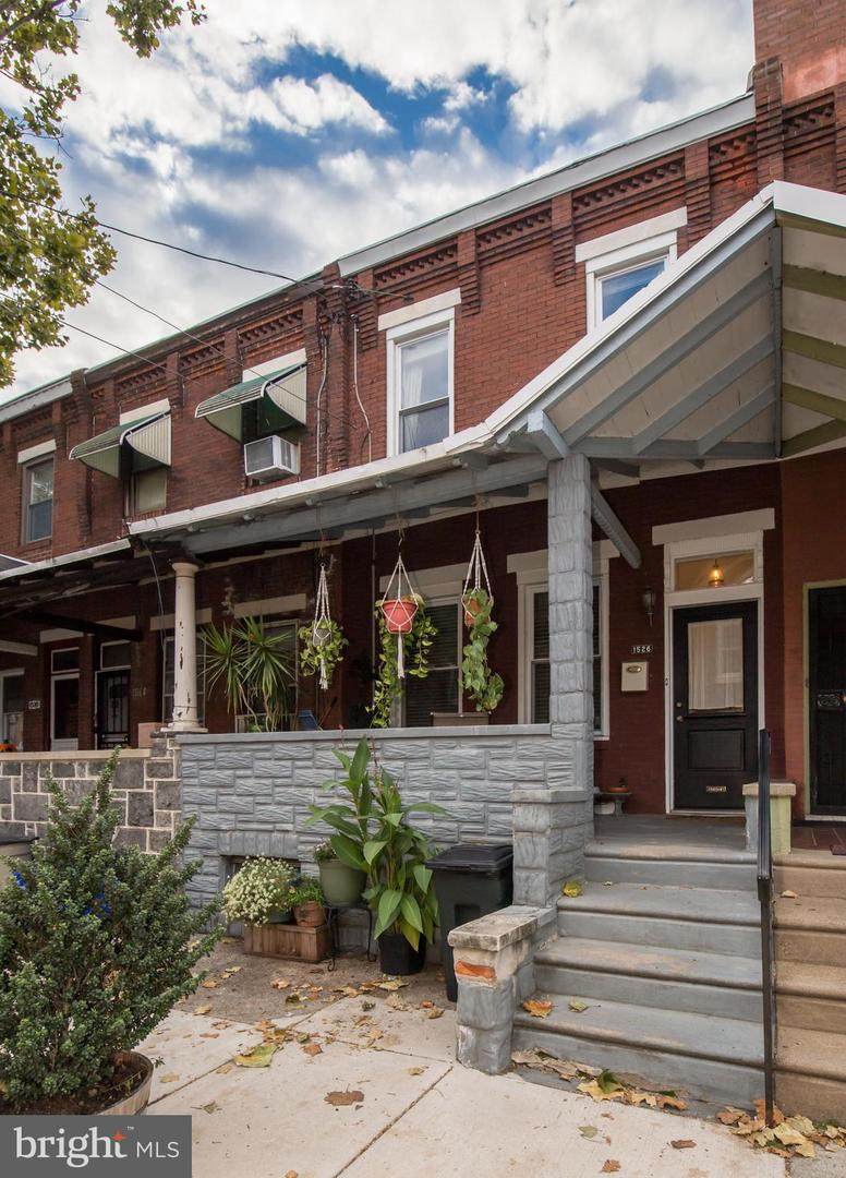 1526 Carlisle Street - Photo 1