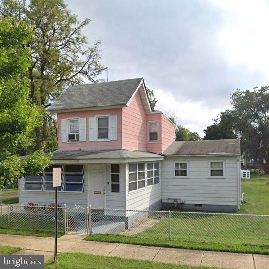 13 Carlton Avenue - Photo 1
