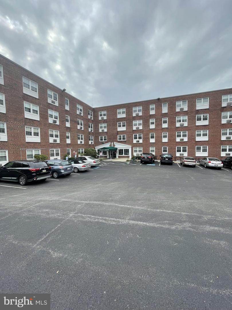 5720 Wissahickon Avenue - Photo 1