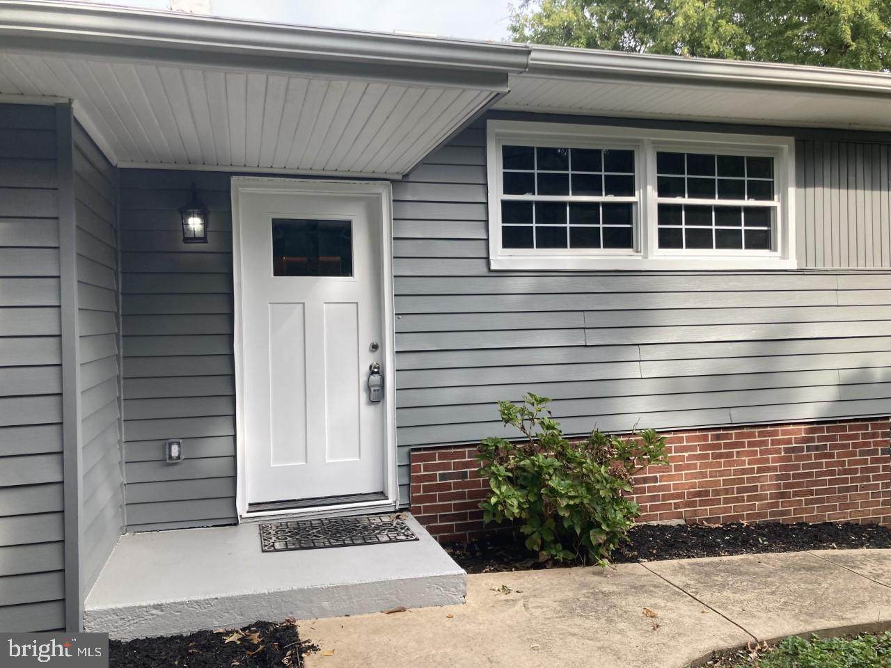 209 Coronet Drive - Photo 1