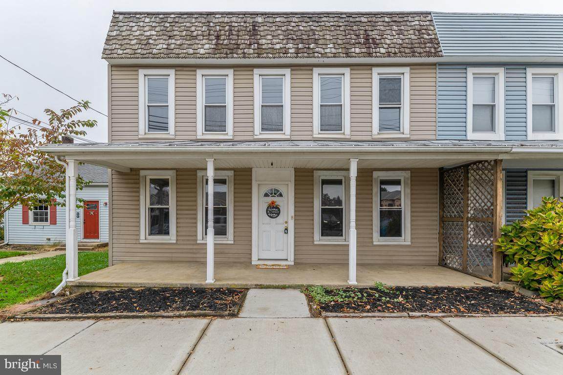 904 Main Street - Photo 1
