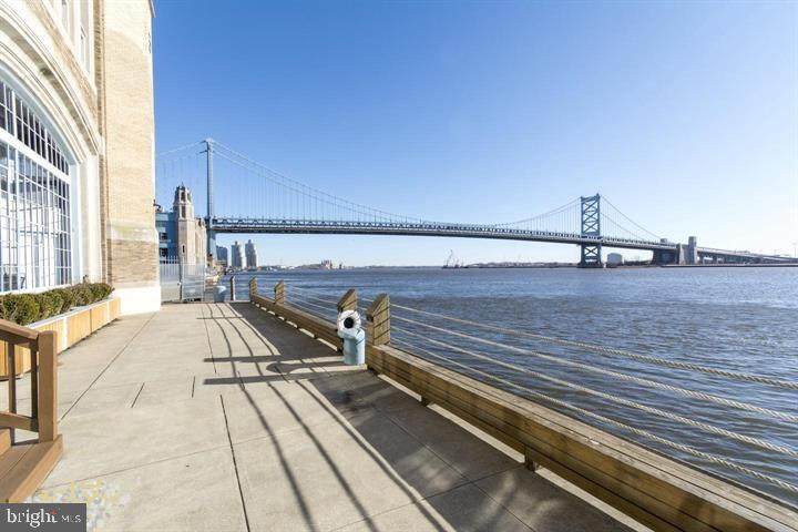 3 Columbus Boulevard - Photo 1