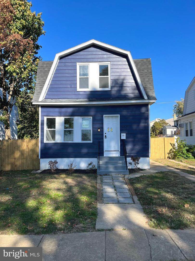 427 Garfield Avenue - Photo 1