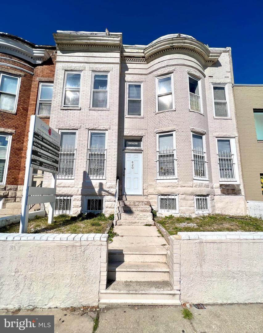 420 25TH Street - Photo 1