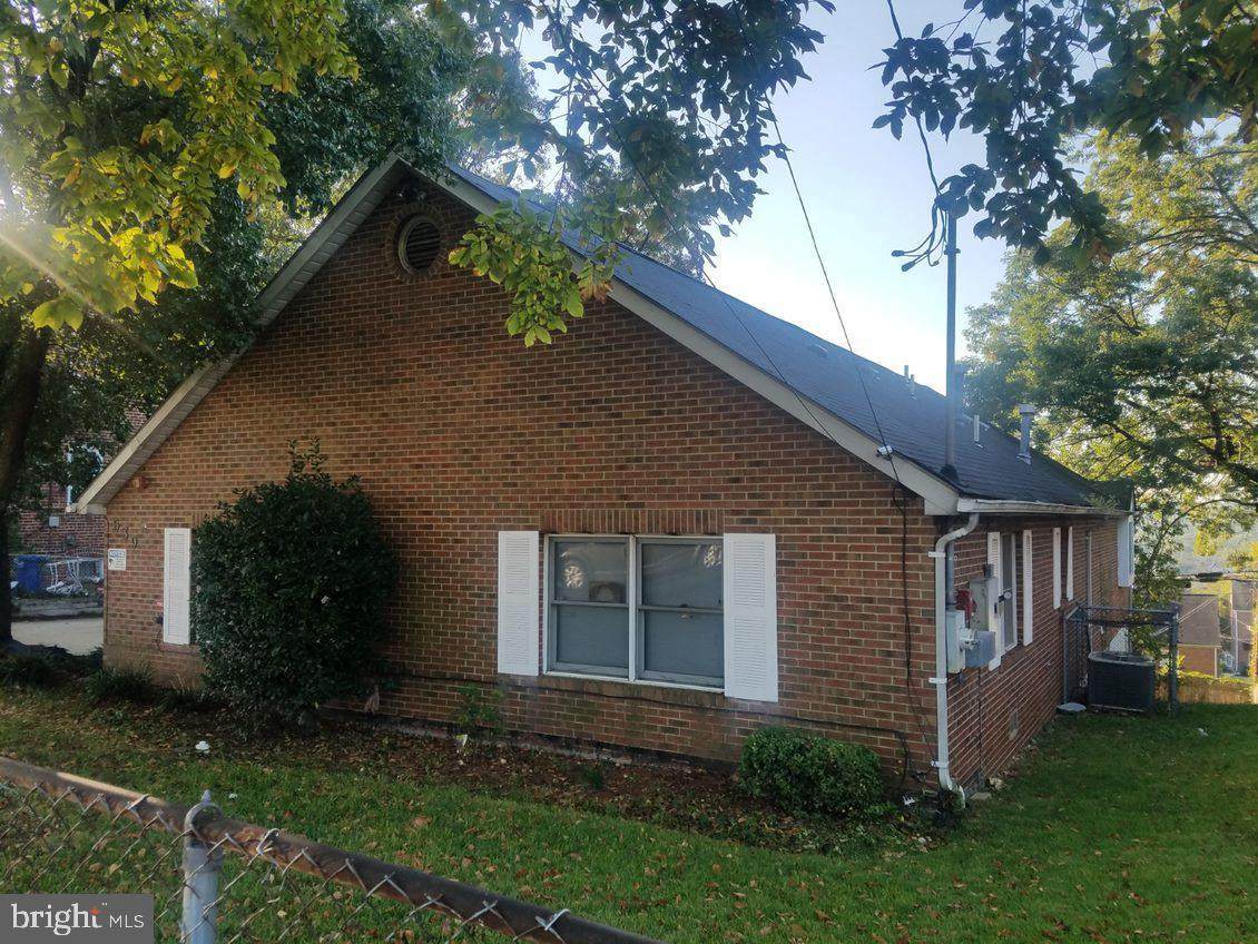 639 Atlantic Street - Photo 1
