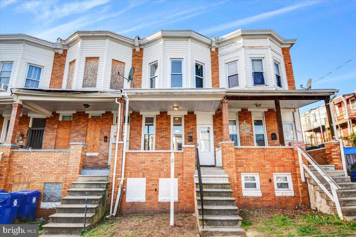 3204 Clarence Avenue - Photo 1