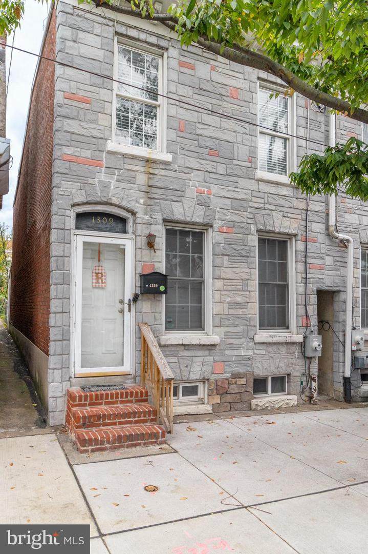 1309 Walnut Street - Photo 1