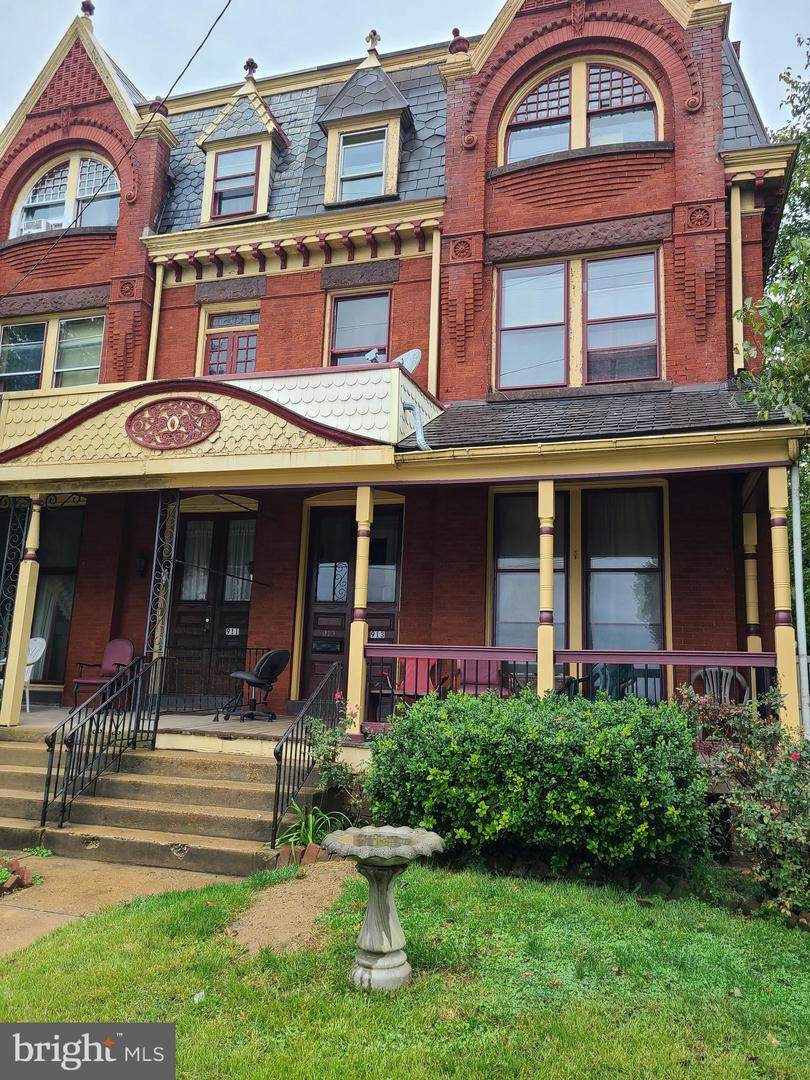 913 King Street - Photo 1