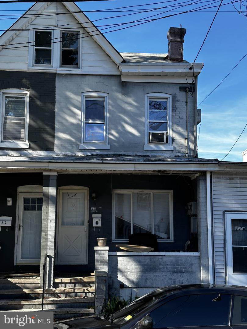 314-1/2 Morris Avenue - Photo 1